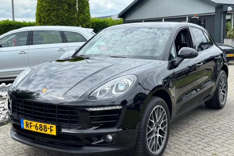 Porsche Macan (2016)