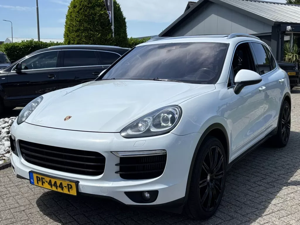 Porsche Cayenne (2015) — foto 1