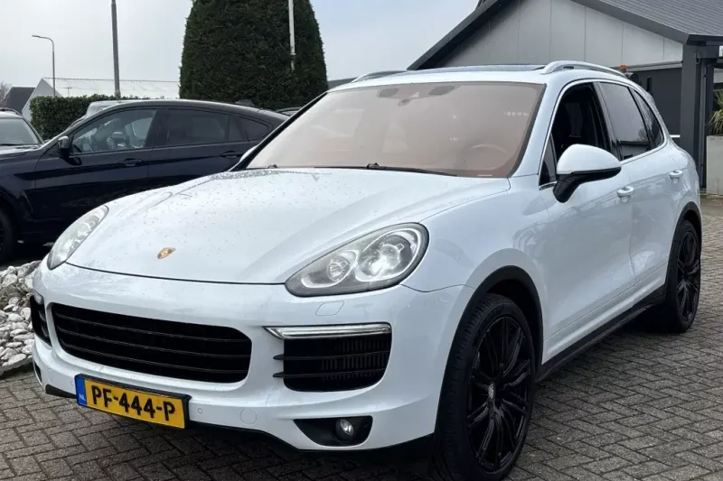 Porsche Cayenne (2015)