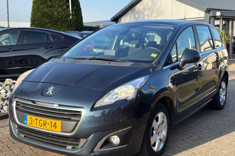 Peugeot 5008 (2014)