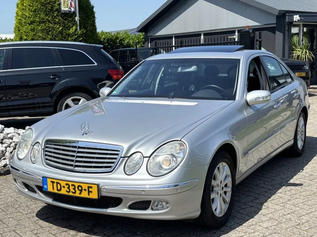 Mercedes-Benz E-Klasse (2002) — foto 1