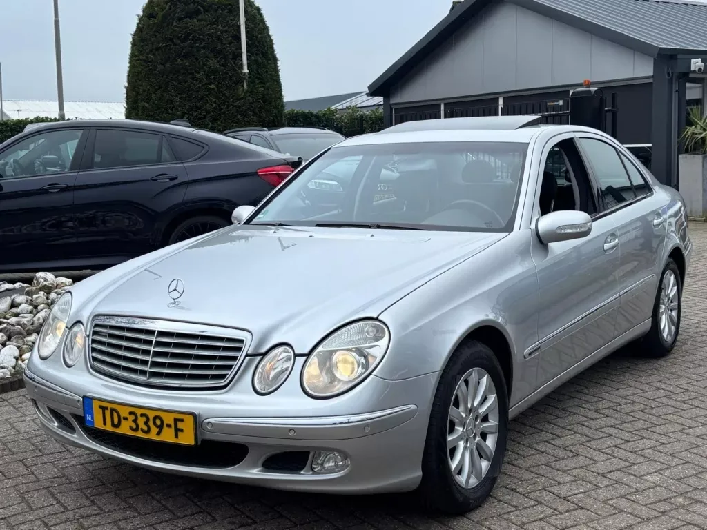 Mercedes-Benz E-Klasse (2002) — foto 1