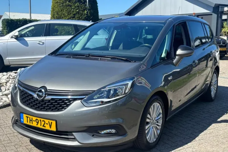 Opel Zafira (2018)