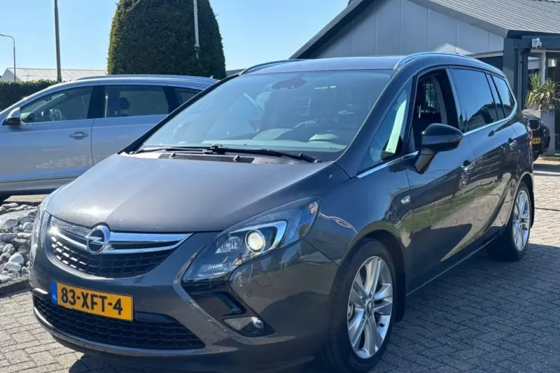 Opel Zafira Tourer (2012)