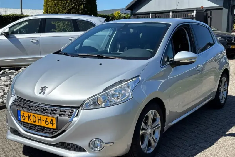 Peugeot 208 (2013)