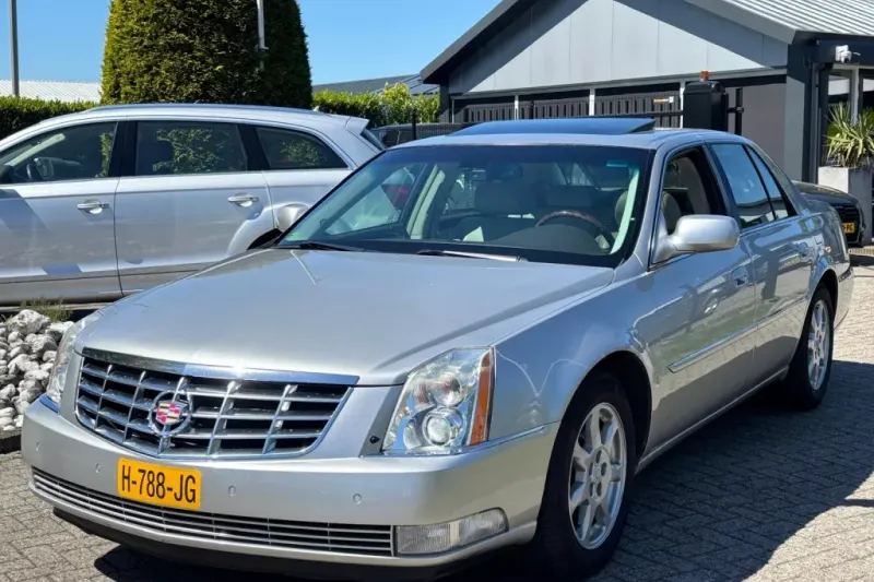 Cadillac DTS (2007)