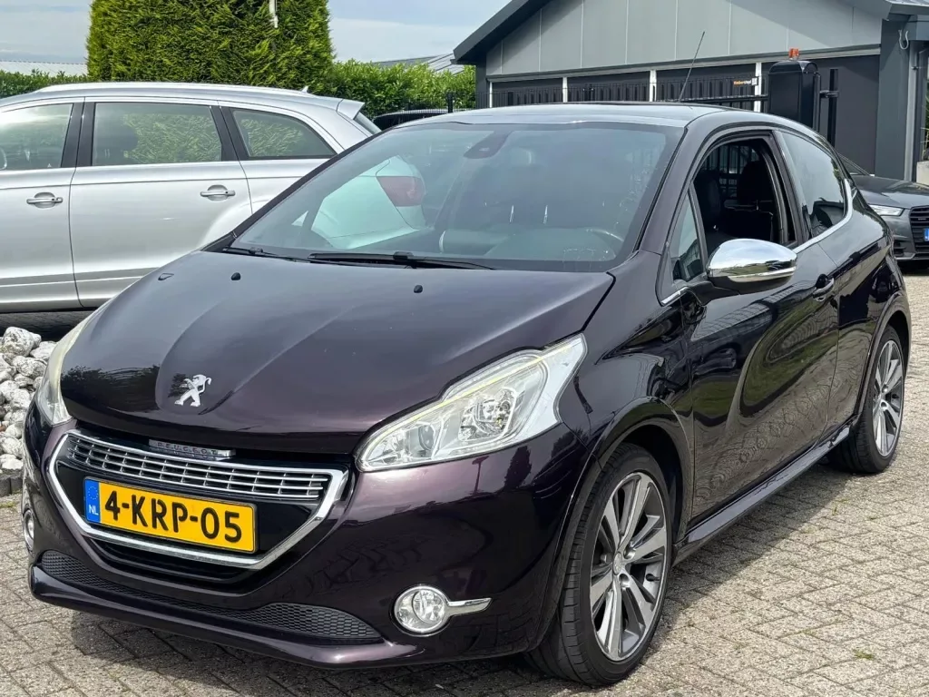 Peugeot 208 (2013) — foto 1