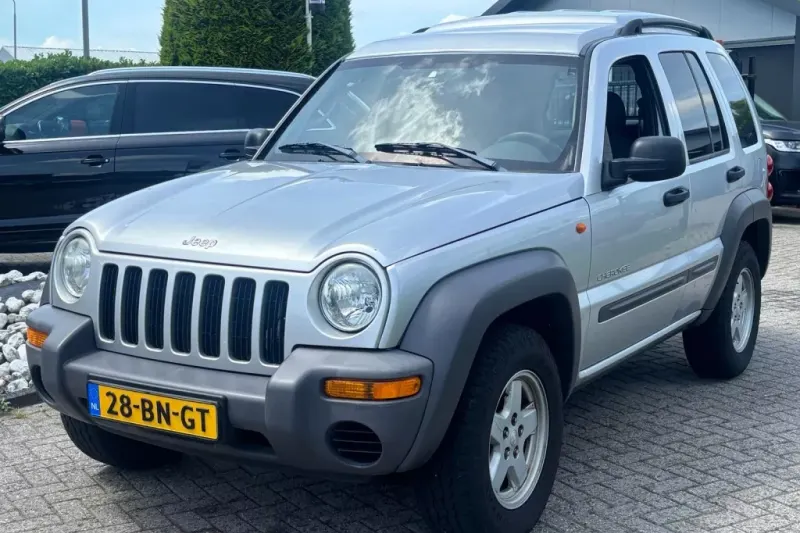 Jeep Cherokee (2004)