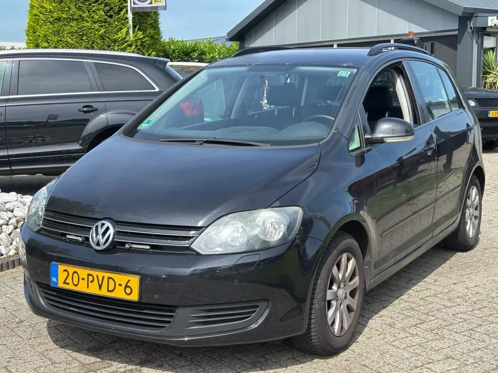 Volkswagen Golf (2010) — foto 1
