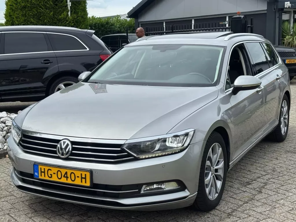 Volkswagen Passat (2015) — foto 1