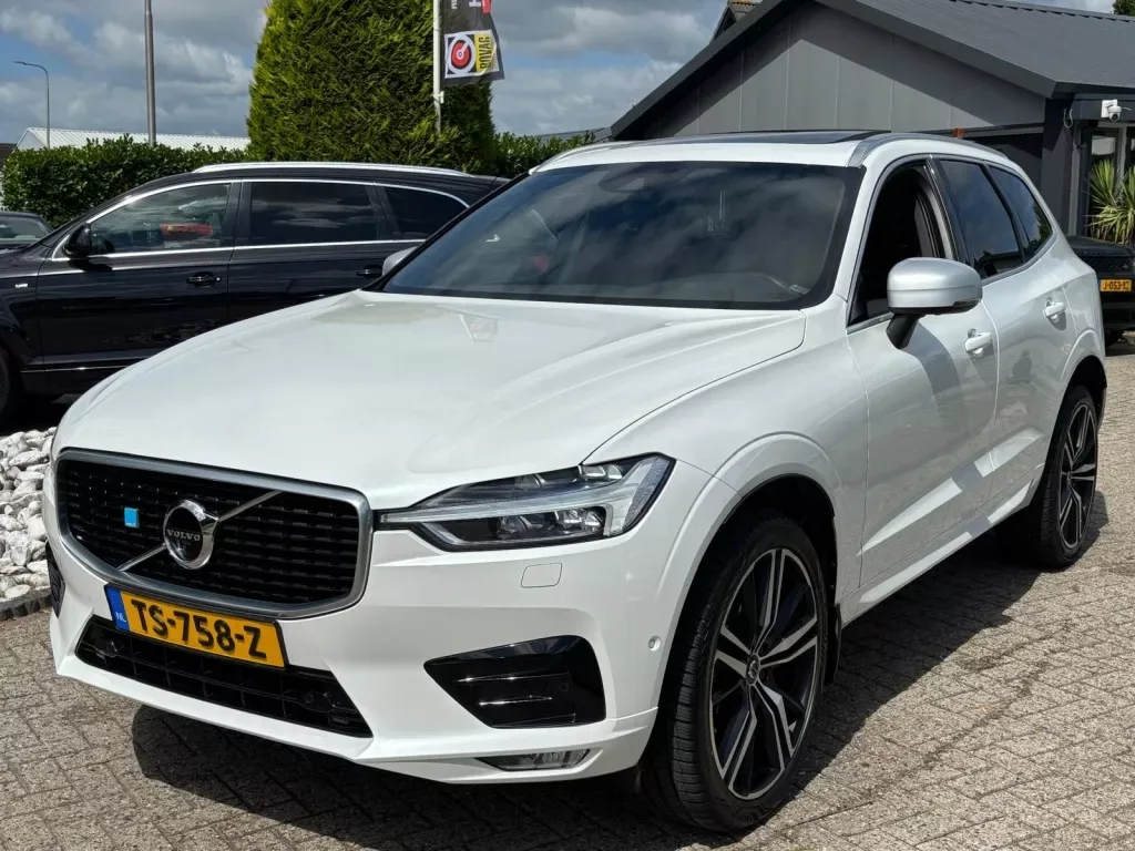 Volvo XC60 (2018) — foto 1