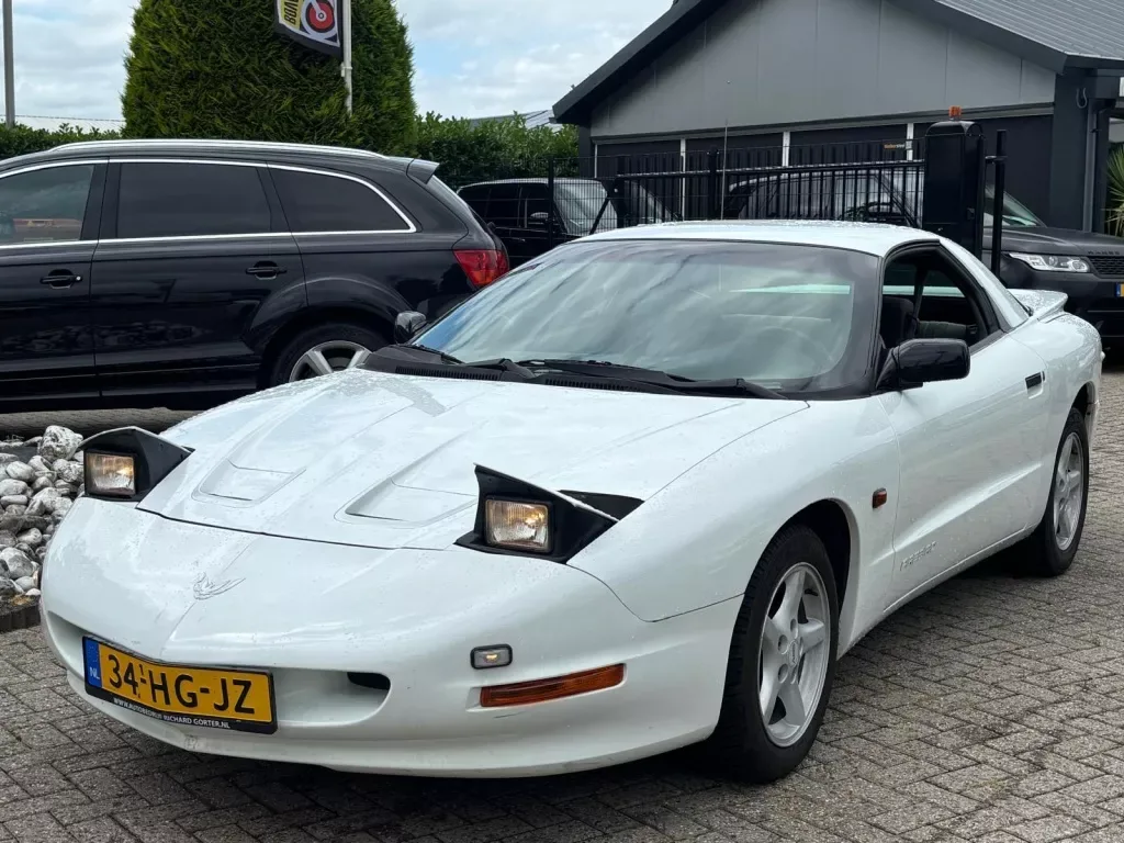 Pontiac Firebird (1994) — foto 1