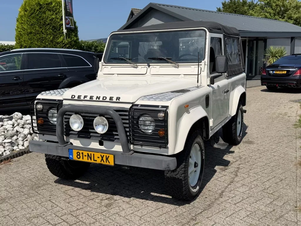 Land Rover Defender (1988) — foto 1