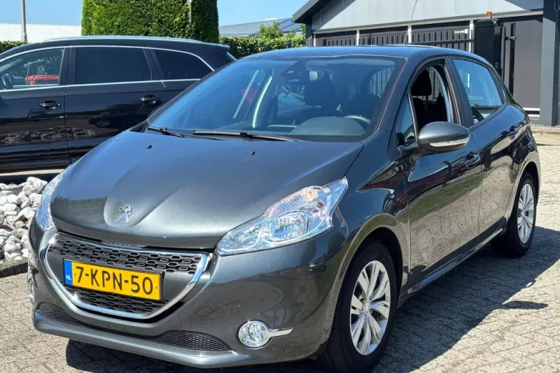 Peugeot 208 (2013)