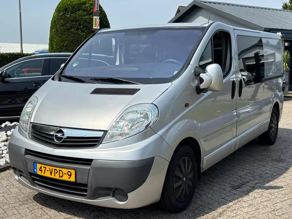 Opel Vivaro (2008) — foto 1