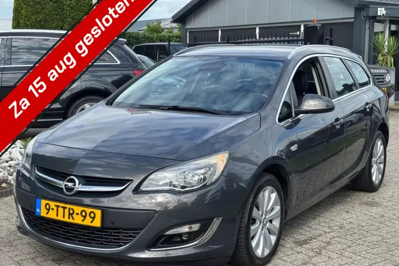 Opel Astra Sports Tourer (2012)