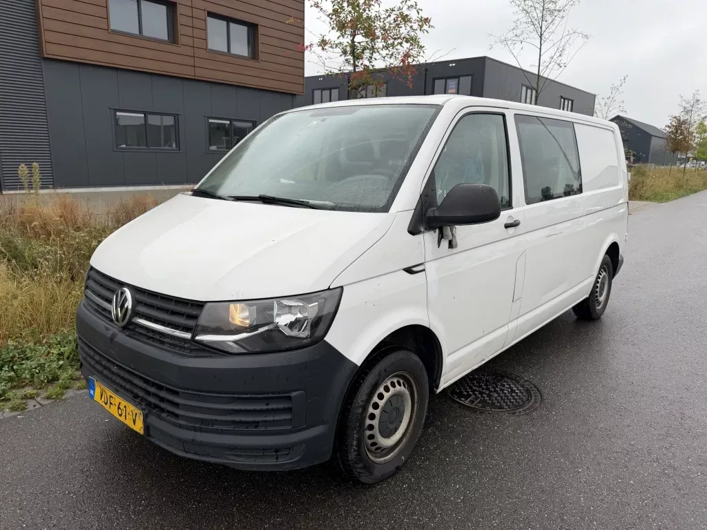 Volkswagen Transporter (2019) — foto 1