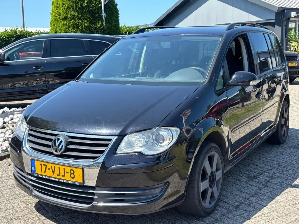Volkswagen Touran (2007) — foto 1