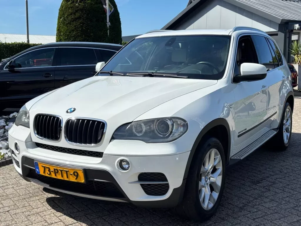 BMW X5 (2011) — foto 1