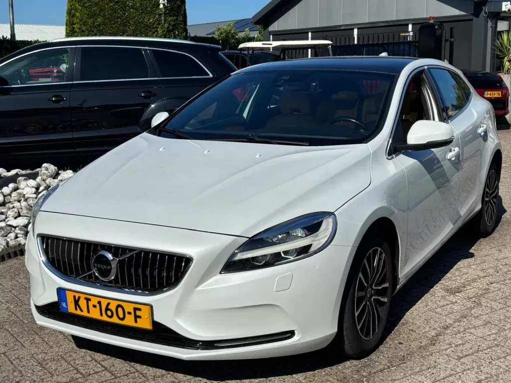 Volvo V40 (2016) — foto 1