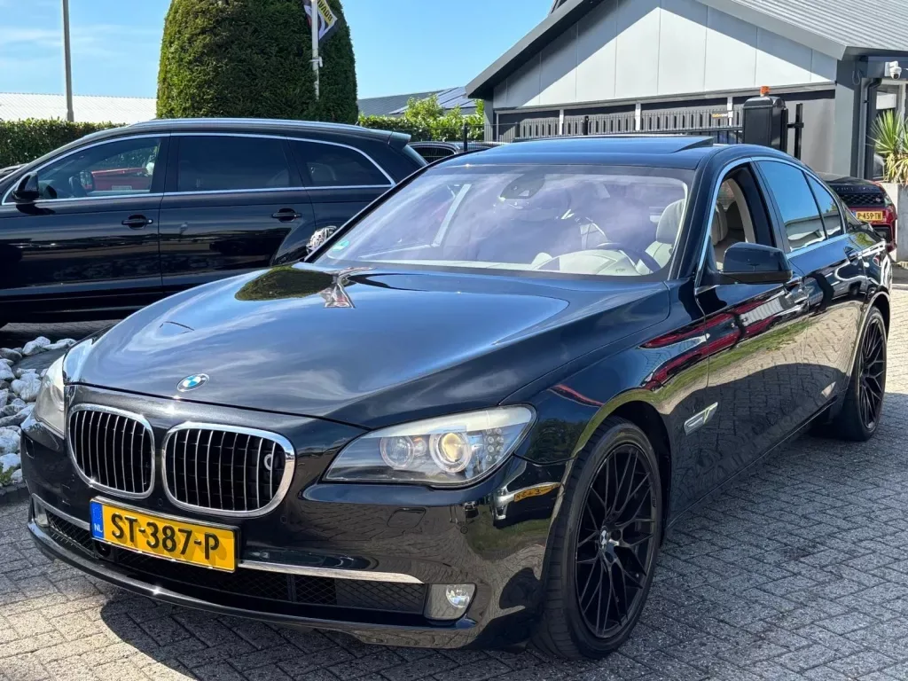 BMW 7-Serie (2008) — foto 1