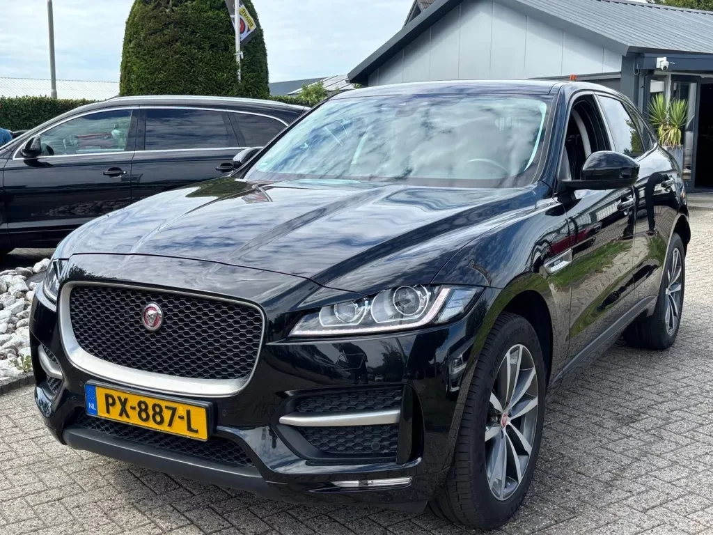 Jaguar F-Pace (2017) — foto 1