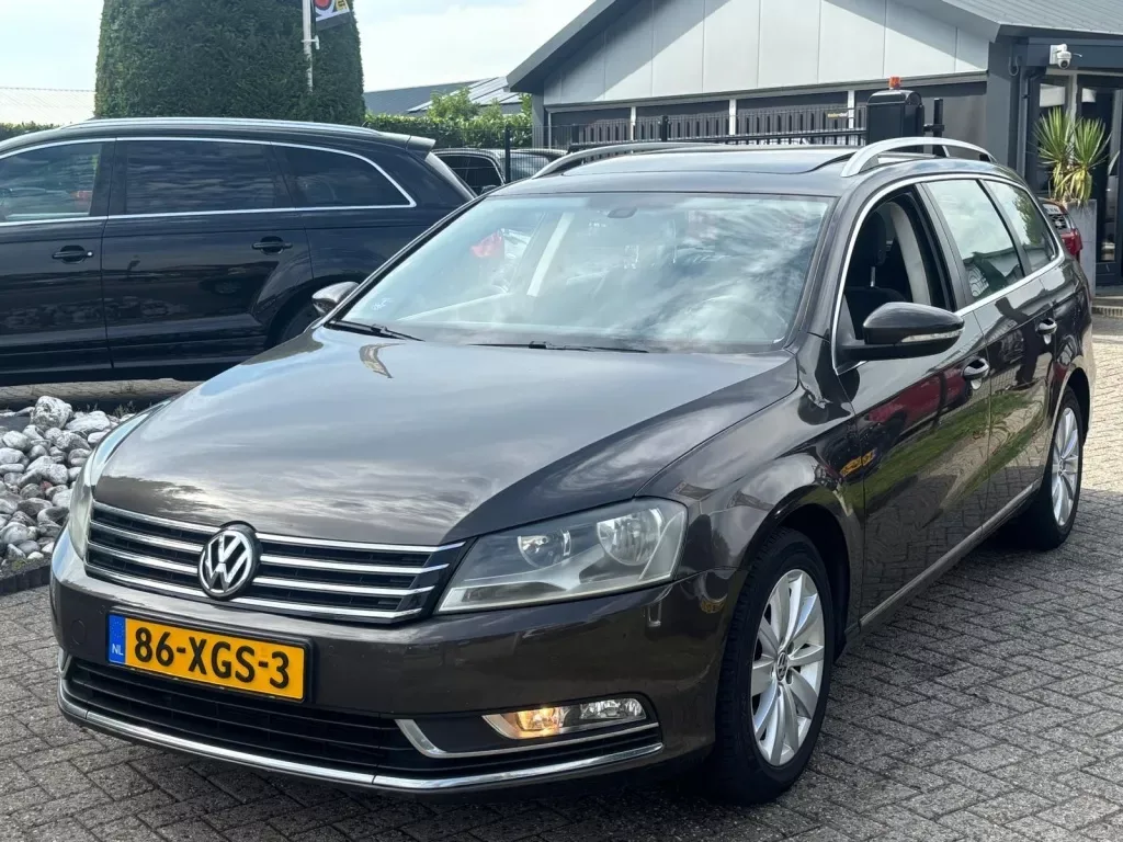 Volkswagen Passat (2012) — foto 1