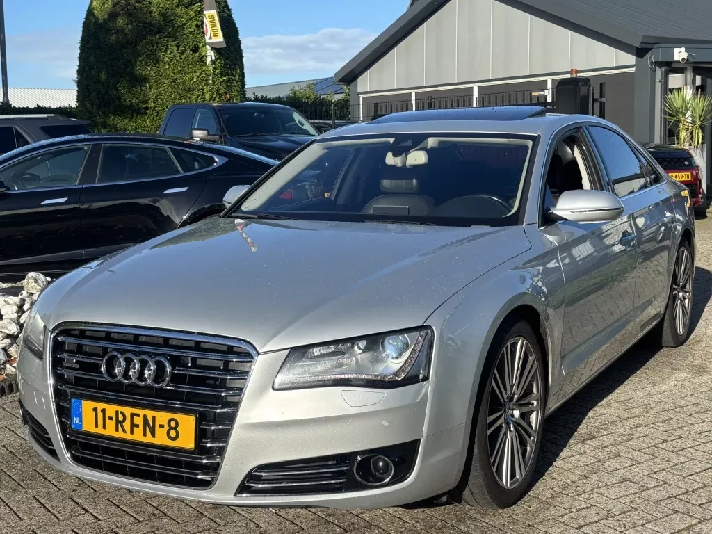 Audi A8 (2010) — foto 1
