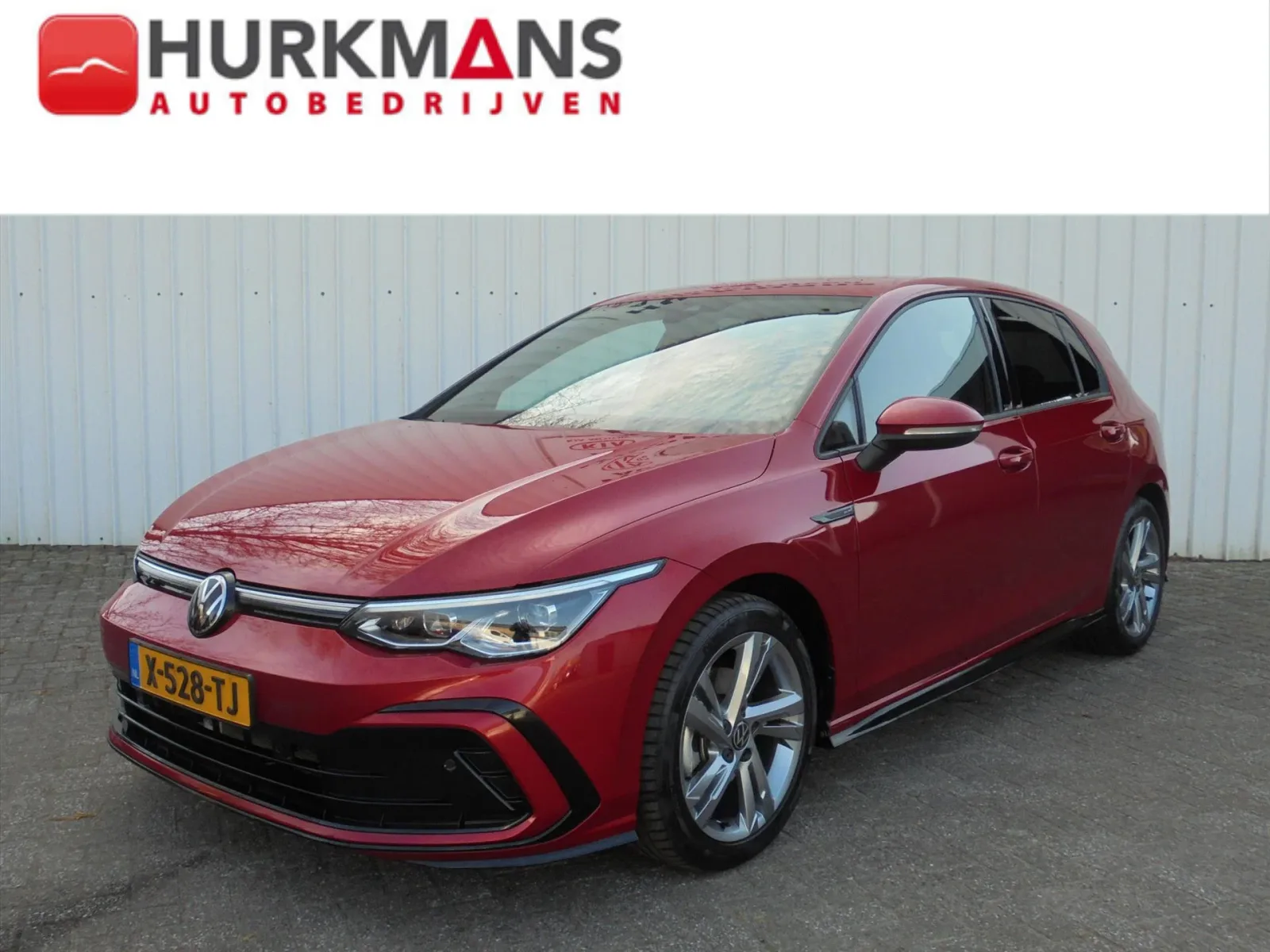 Volkswagen Golf (2024) — foto 1