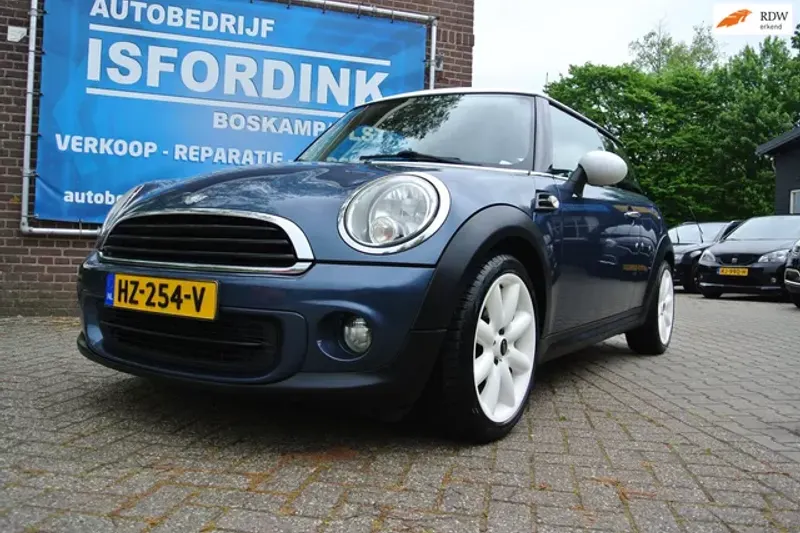 MINI One (2010)