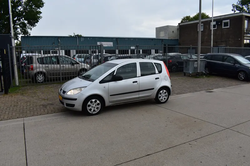 Mitsubishi Colt (2004)