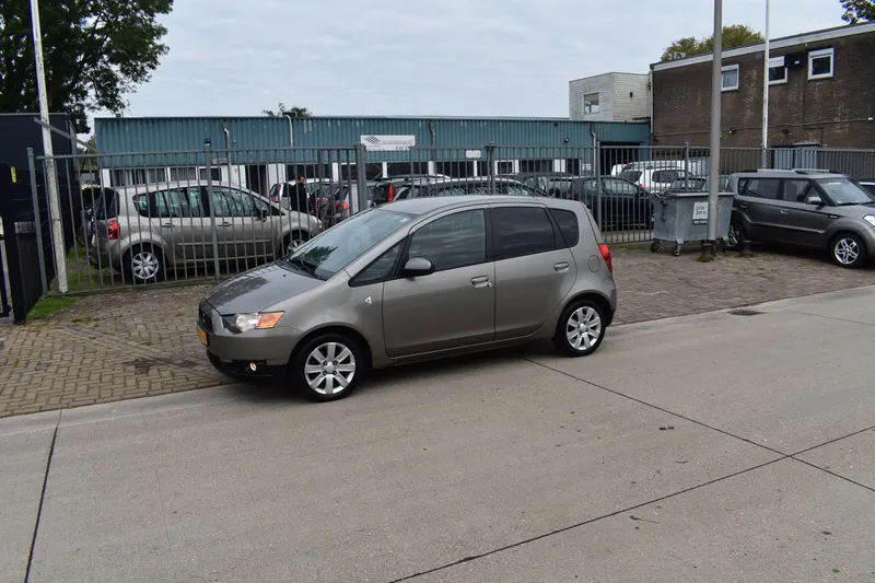 Mitsubishi Colt (2013)
