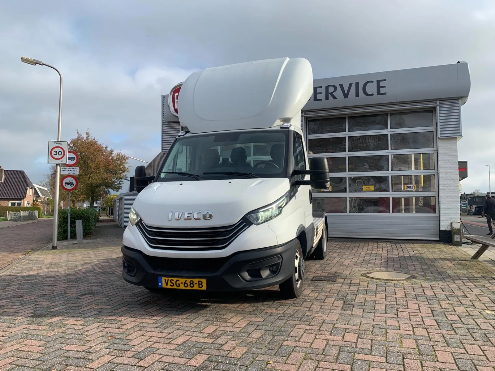 Iveco 40C18 (2022) — foto 1