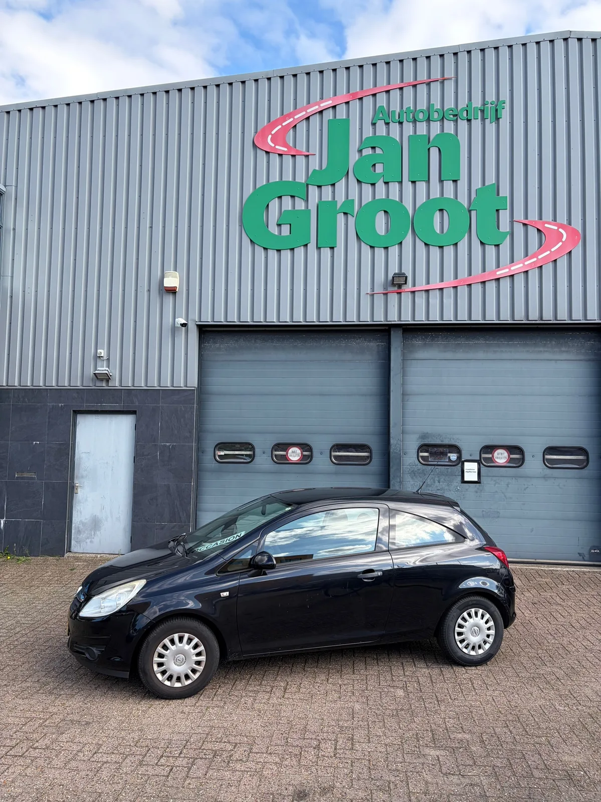 Opel Corsa (2009) — foto 1