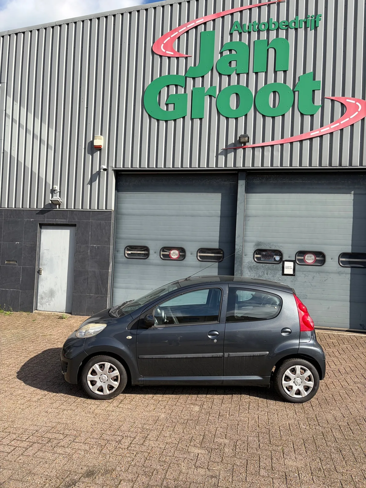 Peugeot 107 (2011) — foto 1