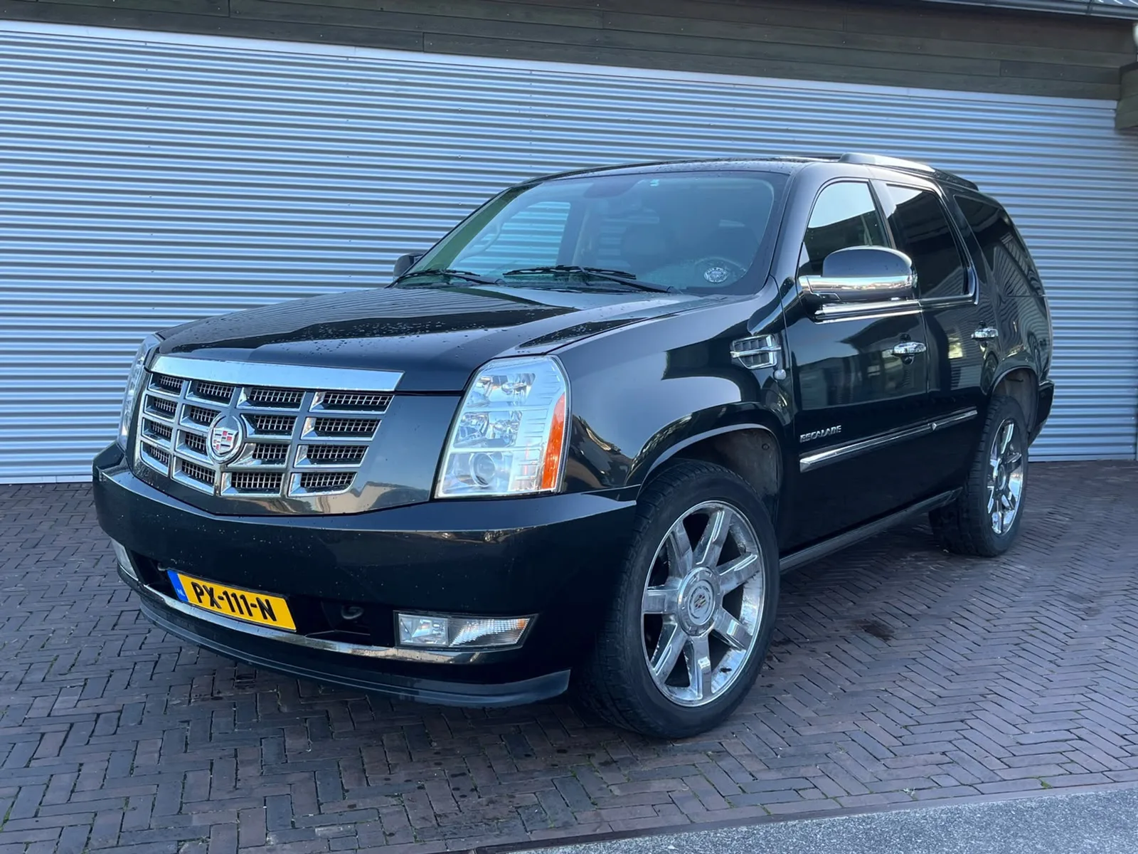 Cadillac Escalade (2011) — foto 1
