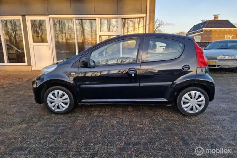 Peugeot 107 (2010)