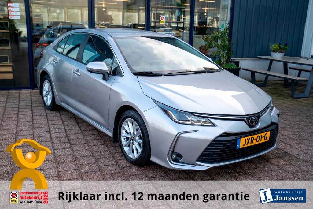 Toyota Corolla (2023) — foto 1