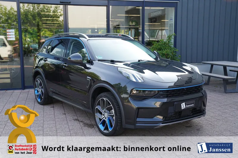 Lynk & Co 01 (2022)
