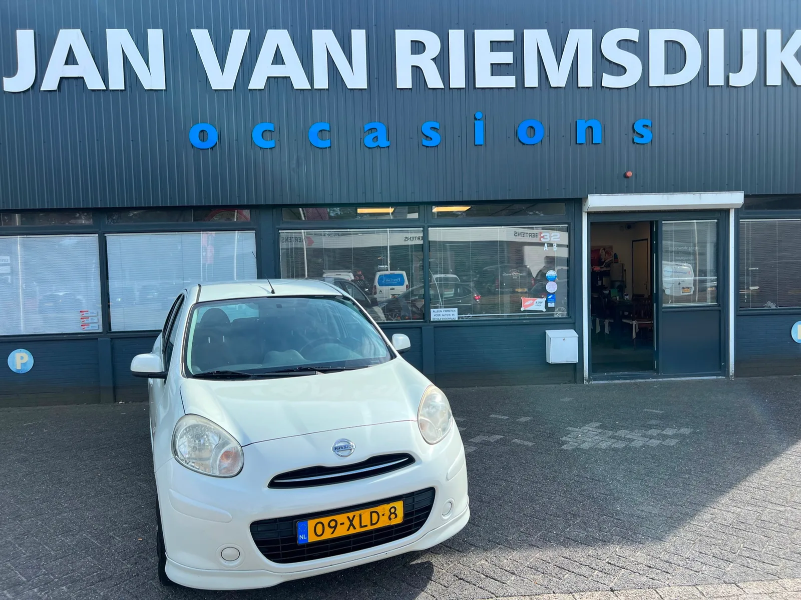 Nissan Micra (2012) — foto 1