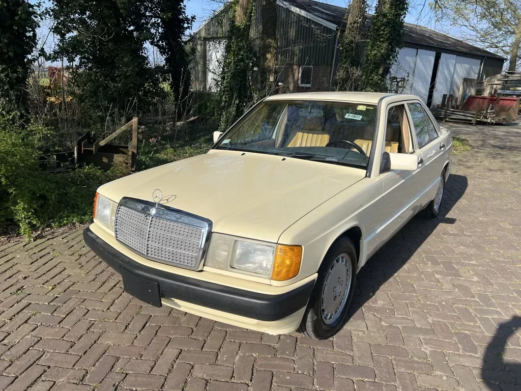 Mercedes-Benz 190-Serie (1991) — foto 1