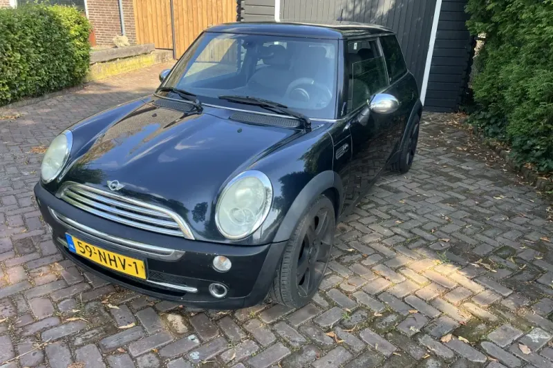 MINI Cooper (2006)