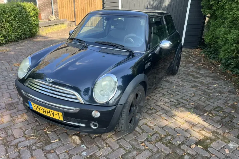 MINI Cooper (2006)