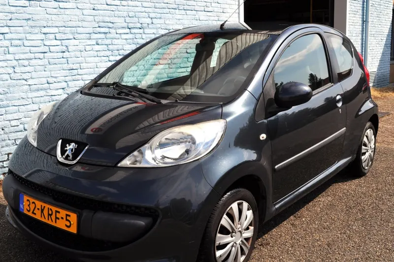 Peugeot 107 (2008)