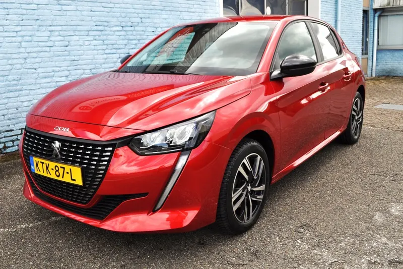 Peugeot 208 (2023)