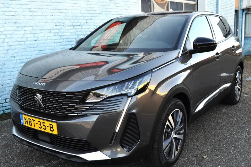 Peugeot 3008 (2023)
