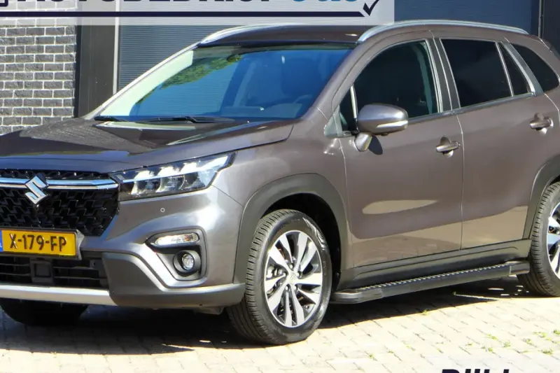 Suzuki S-Cross (2023)