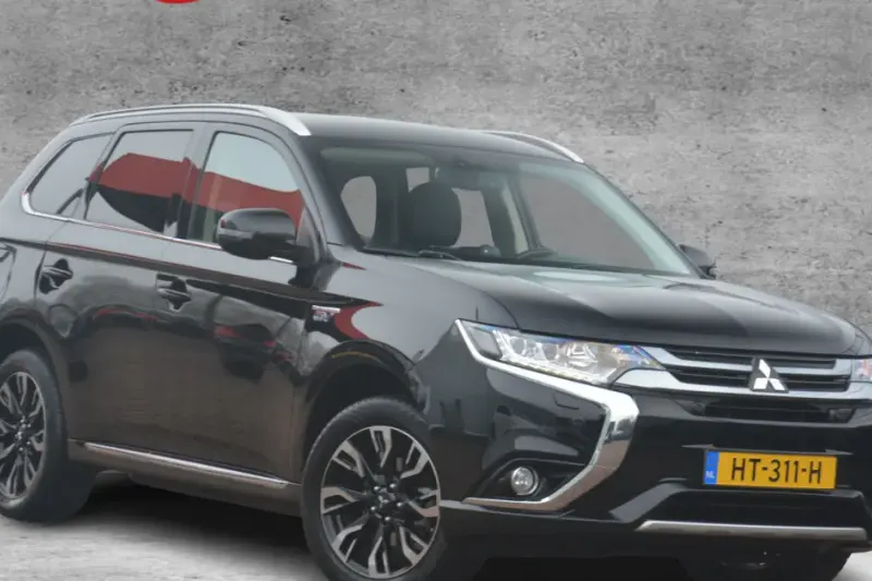 Mitsubishi Outlander (2015)