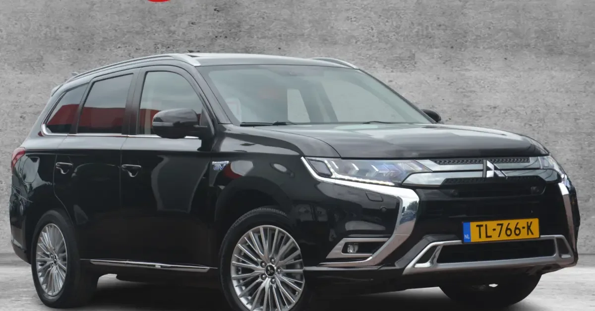Mitsubishi Outlander (2018) — foto 1