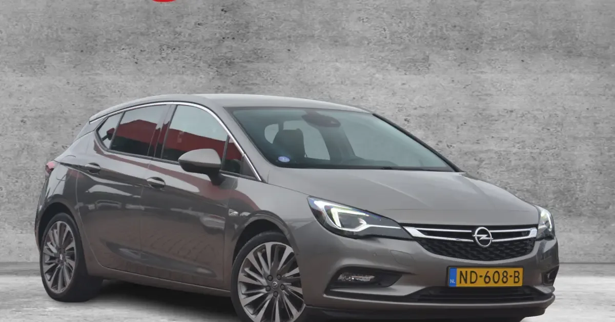Opel Astra (2017) — foto 1